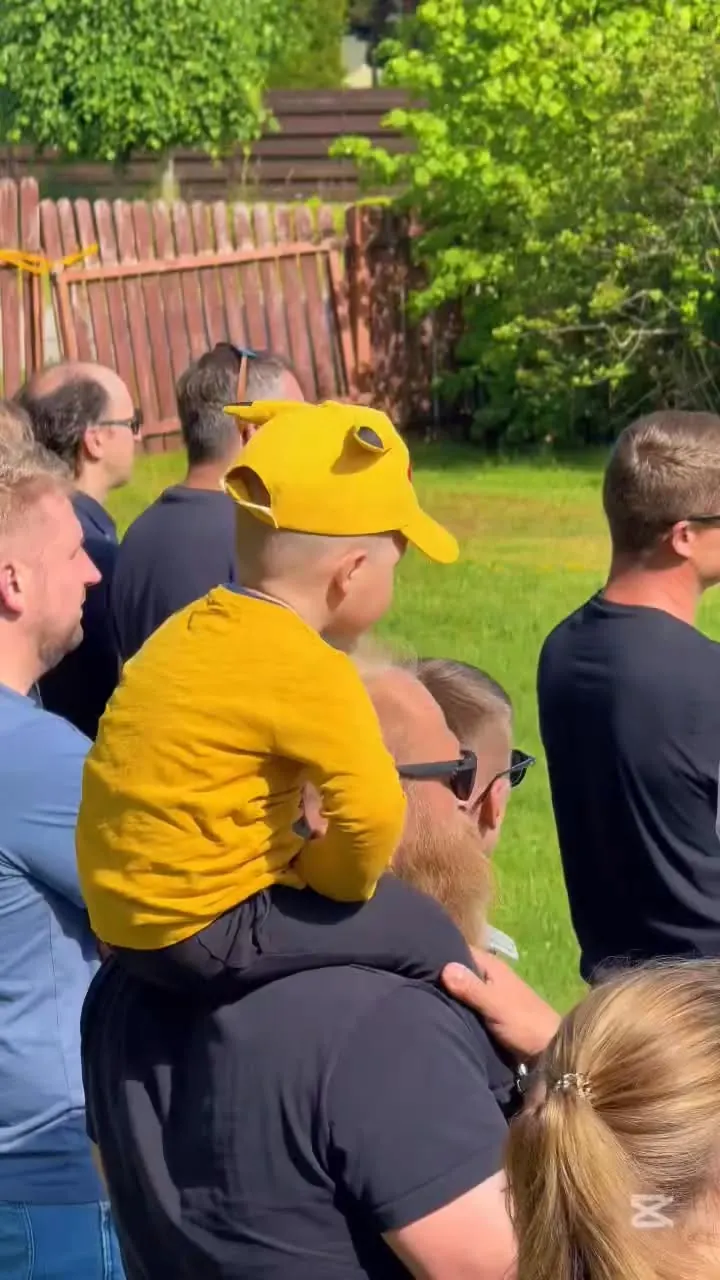 Vaikai ir pedagogai sode